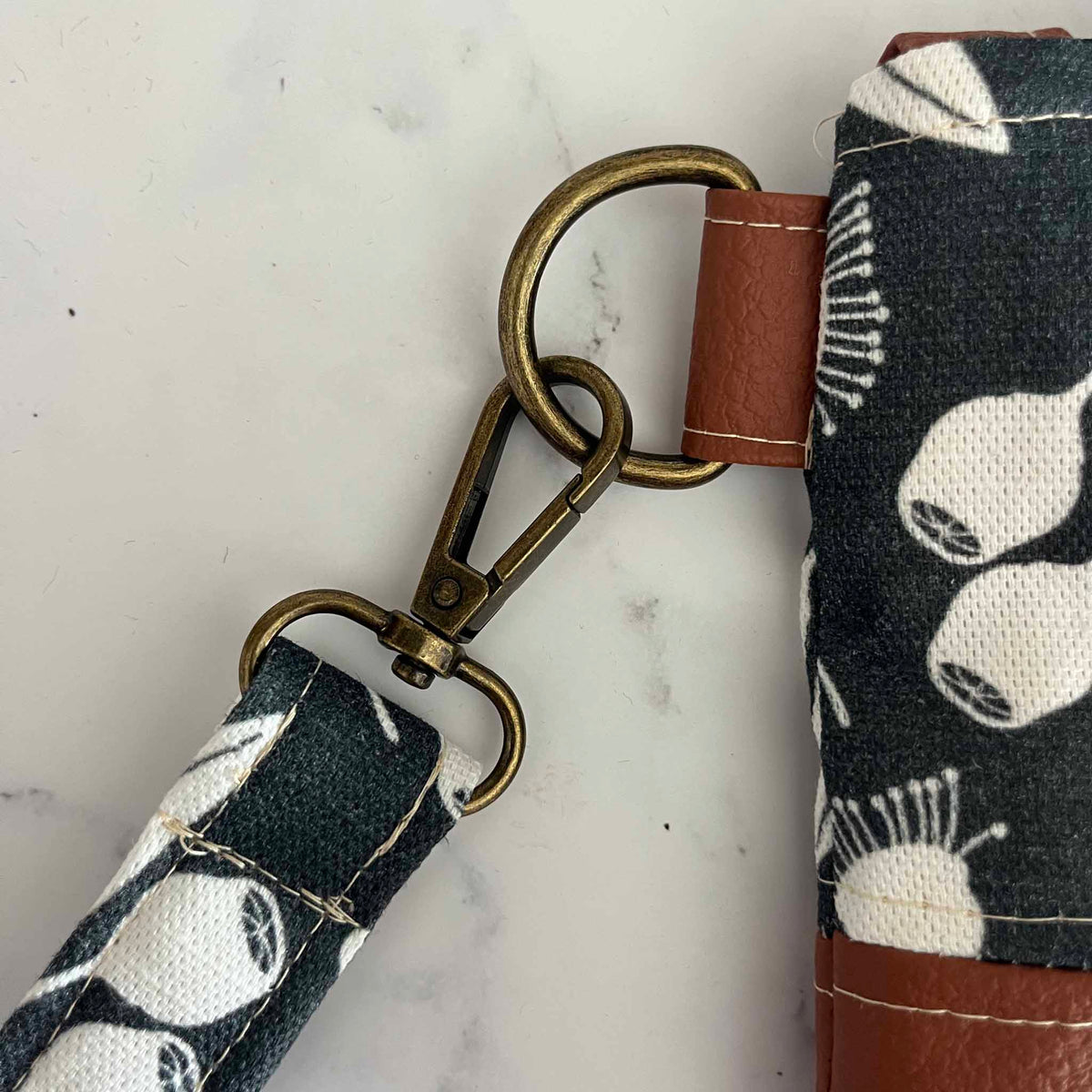 Two-Tone Wristlet Pouch – Eucalyptus pods